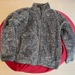 美品　UNIQLO フェイクファー　サイズ150の画像
