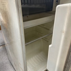 レトロ冷蔵庫
の画像