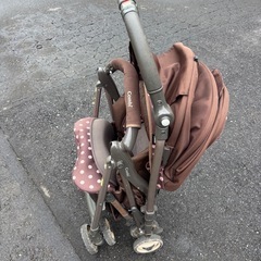 Combiコンビ　ベビーカーの画像