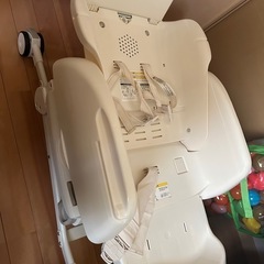 combi ハイローチェア ネムリラの画像
