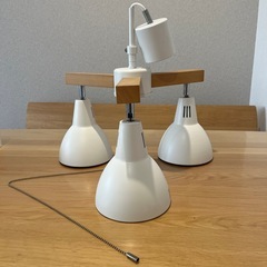ペンダントライト　ボレロ　ニトリ　白　照明の画像