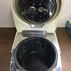 炊飯器の画像