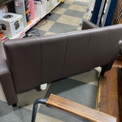 ⭐️美品⭐️2Pソファ フェイクレザー  コンパクト シンプルデザイン 脚 天然木No.2607 KEの画像