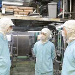 【月給25万円〜！製造チームの頼れる存在に♪】ソースやたれの仕込み作業◎髪色髪型自由☆残業少なめ！土日祝休み！日勤専属！賞与年2回あり◎家族手当や住宅手当などの充実手当◎1食190円の昼食補助あり♪の画像
