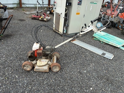 スパイダーモア草刈り機