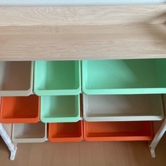 子供用棚おもちゃ入れの画像