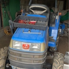 イセキのトラクターの画像