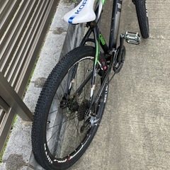 自転車クロスバイクの画像