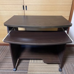 パソコンテーブルの画像