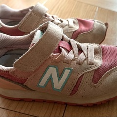 女の子スニーカー18.0IFMEと NBの2足の画像