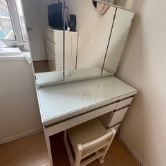 収納多！ニトリ　三面鏡ドレッサー　椅子付き　の画像