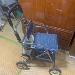 老人　散歩カート　無料の画像