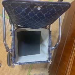 老人　散歩カート　無料の画像