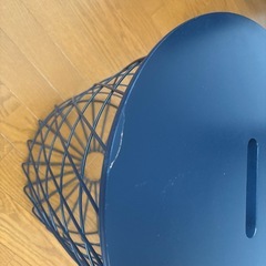 IKEA サイドテーブルの画像