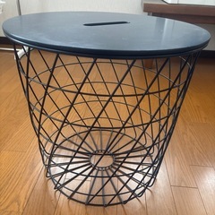 IKEA サイドテーブルの画像