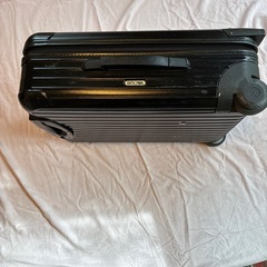 RIMOWA中型スーツケース　黒　使用感ありの画像