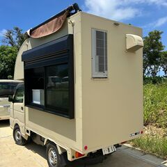おしゃれなマットベージュキッチンカー・移動販売車【開業サポートも対応可】の画像