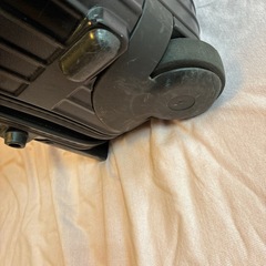 RIMOWA中型スーツケース　黒　使用感ありの画像