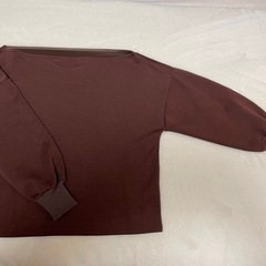 未使用　オフショルダートップス、ブラウンの画像