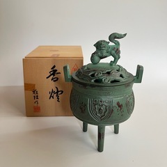 新品【高岡銅器】獅子彫刻 香炉 (銅製)  3脚　長柄雅博　銅製　玉獅子の画像