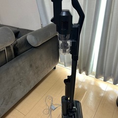 アイリスオーヤマ掃除機(ほぼ新品　)充電式サイクロンスティッククリーナー  ブラックの画像