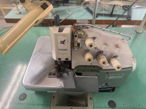 ?動作良好／整備済‼️’業務用ロックミシン PEGASUS L-152-12 