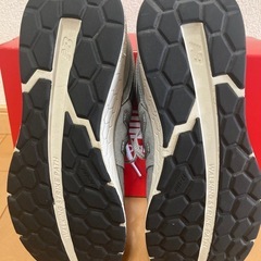 ニューバランス　スニーカー　27㎝ グレーの画像
