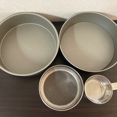 ケーキ丸型×2 粉ふるい　計量カップ　まとめ売りの画像