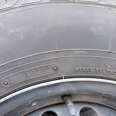 ハイエース　純正タイヤ　ホイールカバー付き
の画像