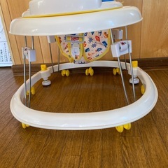 ベビー歩行器の画像