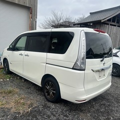 日産セレナの画像