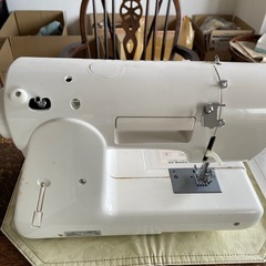 Gloire BM-50  卓上電動ミシンの画像