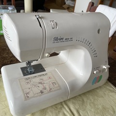 Gloire BM-50  卓上電動ミシンの画像