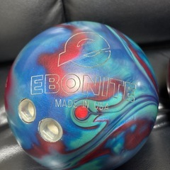 EBONITE（エボナイト）製「MADE IN USA」と、OUTBURST（アウトバースト）の2個セットの画像