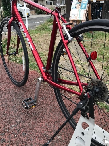 通勤通学にもおすすめのクロスバイク リユースクロスバイク GIANT ESCAPE R3 Mサイズ キャンディーレッド