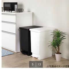 ゴミ箱　くろ黒の画像