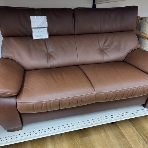 karimoku カリモク 2人掛けソファーをご紹介致します。