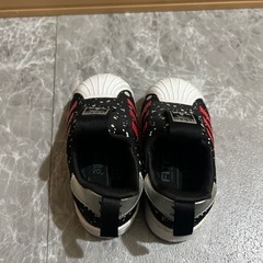 adidas   スニーカー
の画像