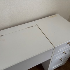 【値下げしました】ドレッサー椅子なしの画像
