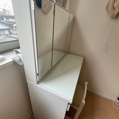 収納多！ニトリ　三面鏡ドレッサー　椅子付き　の画像