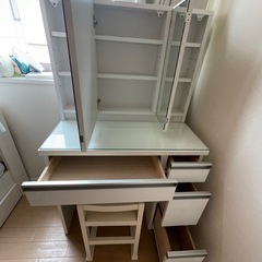 収納多！ニトリ　三面鏡ドレッサー　椅子付き　の画像