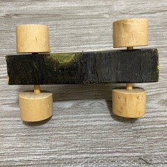 木のパトカーの画像