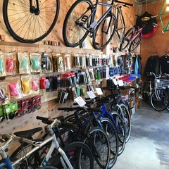 自転車バルブキャップ、グリップ、アクセサリーなどパーツも多数あります！の画像