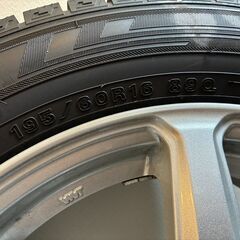 スタッドレスタイヤ ホイールセット ４本セット 日産ノート 状態きれいの画像