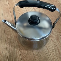 炊飯器・やかん・フライパン3点セットの画像