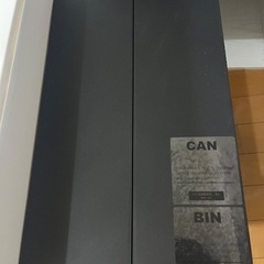 両開きダストボックス（ゴミ箱）の画像