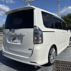 神奈川【自社ローン】保証人無可★全国対応★ヴォクシー【ZS】車検2年付/社外18インチAW/Bluetooth/両側パワスラ/カロッツェリアナビ/フリップダウンモニター/インナーミラー型ドラレコ/ウォークスルー/ETCの画像