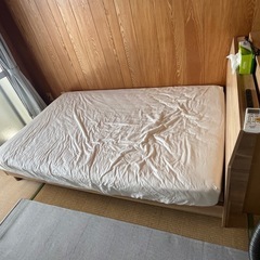 セミダブルベッドの画像