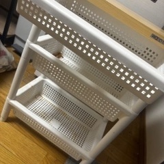 トイレットペーパー収納　収納棚の画像