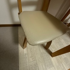 ダイニングテーブル2人用
の画像